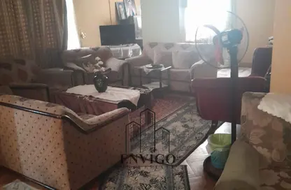 Apartment - 3 Bedrooms - 1 Bathroom for sale in Helmy Hassan Ali St. - 8th Zone - Nasr City - Cairo