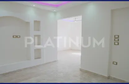 Apartment - 2 Bedrooms - 1 Bathroom for sale in Sidi Beshr Mosque St. - Sidi Beshr - Hay Awal El Montazah - Alexandria