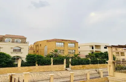 فيلا - 4 غرف نوم - 3 حمامات للبيع في شارع الجزيرة - المستثمرين الجنوبية - مدينة القاهرة الجديدة - القاهرة