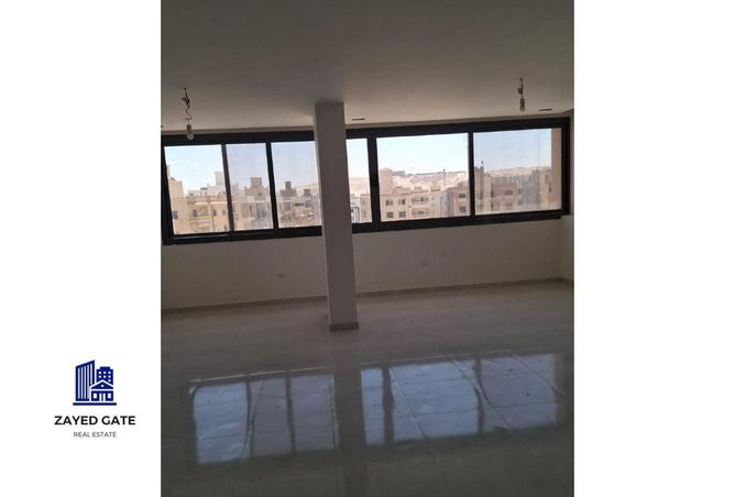 8181990 - Property Image 2