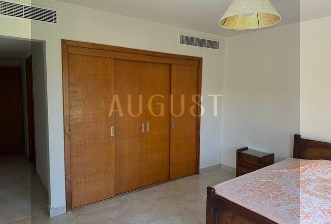 8073911 - Property Image 2