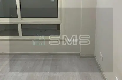 Apartment - 3 Bedrooms - 2 Bathrooms for sale in Doctor Yassin Abdel Ghaffar St. - Area C - Ganoob El Acadimia - New Cairo City - Cairo