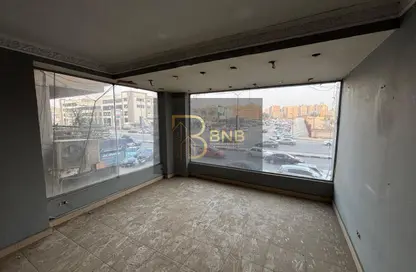 Show Room - Studio - 4 Bathrooms for rent in Hassan Ma'moon St. - 6th Zone - Nasr City - Cairo