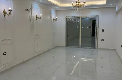 Apartment - 3 Bedrooms - 2 Bathrooms for rent in One Ninety Mall - South Teseen St. - The 5th Settlement - New Cairo City - Cairo