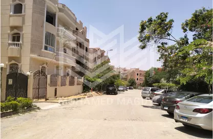 Apartment - 3 Bedrooms - 2 Bathrooms for sale in Street 100   Al Fairouz St. - 10th District - Sheikh Zayed City - Giza