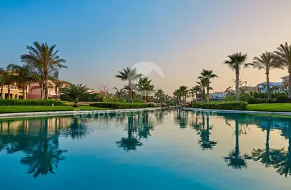 Apartment - 2 Bedrooms - 2 Bathrooms for sale in Swan Lake Residence - 5th Settlement Compounds - The 5th Settlement - New Cairo City - Cairo
