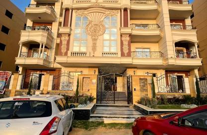 Apartment - 3 Bedrooms - 3 Bathrooms for sale in North Lotus - El Lotus - New Cairo City - Cairo