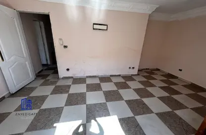 Apartment - 3 Bedrooms - 2 Bathrooms for rent in Al Mohandes Ahmed Kamal Hamdy St. - 16th District - Sheikh Zayed City - Giza