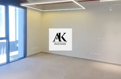 مساحات مكتبية - استوديو - 2 حمامات للبيع في مول هايد بارك بيزنس - شارع التسعين الجنوبي - التجمع الخامس - مدينة القاهرة الجديدة - القاهرة