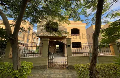 Villa - 5 Bedrooms - 4 Bathrooms for sale in Zizinia Flowers - 5th District - Shorouk City - Cairo