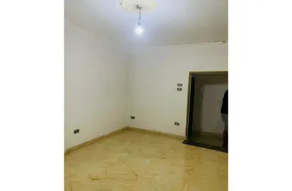 Apartment - 2 Bedrooms - 1 Bathroom for rent in Ali Amin St. - 1st Zone - Nasr City - Cairo
