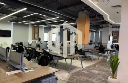مساحات مكتبية - استوديو - 2 حمامات للايجار في محور محمد نجيب - المستثمرين الشمالية - مدينة القاهرة الجديدة - القاهرة