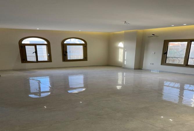 8196111 - Property Image 2