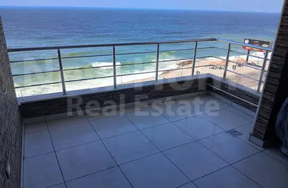 شقة - 3 غرف نوم - 2 حمامات للبيع في طريق الجيش - كامب شيزار - حي وسط - الاسكندرية