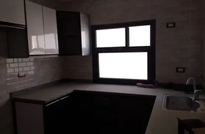 Apartment - 3 Bedrooms - 2 Bathrooms for sale in Mostashareen - North Investors Area - New Cairo City - Cairo