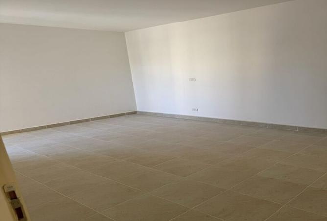 8421545 - Property Image 2