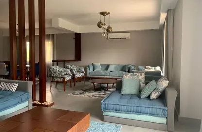 فيلا - 3 غرف نوم - 4 حمامات للايجار في جرينز - الحي السادس - الشيخ زايد - الجيزة