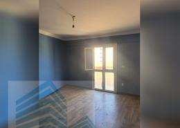 Apartment - 3 bedrooms - 2 bathrooms for للايجار in Green Towers - Smouha - Hay Sharq - Alexandria