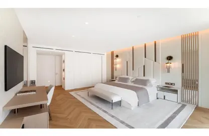 Apartment - 4 Bedrooms - 5 Bathrooms for sale in Nile Corniche St. - Garden City - Cairo
