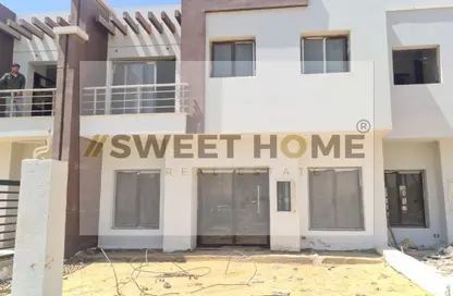 Townhouse - 3 Bedrooms - 3 Bathrooms for sale in Garden Residence - Hyde Park - New Cairo City - Cairo