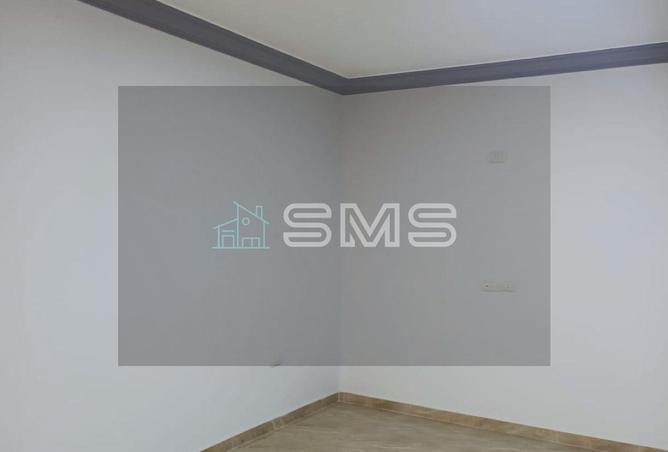 8330818 - Property Image 2