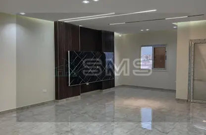 Apartment - 3 Bedrooms - 3 Bathrooms for sale in North Lotus - El Lotus - New Cairo City - Cairo