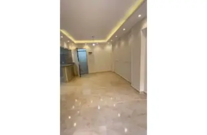 شقة - 3 غرف نوم - 3 حمامات للبيع في الحي السادس والعشرون - الحي الإسباني - مدينة العاشر من رمضان - الشرقية