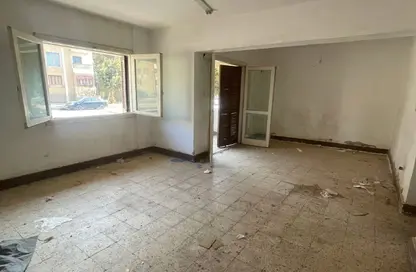 Apartment - 2 Bedrooms - 1 Bathroom for sale in Street 13 - 11th District - 6 October City - Giza