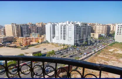 شقة - 3 غرف نوم - 1 حمام للبيع في شارع محمد فوزي معاذ - سموحة - حي شرق - الاسكندرية