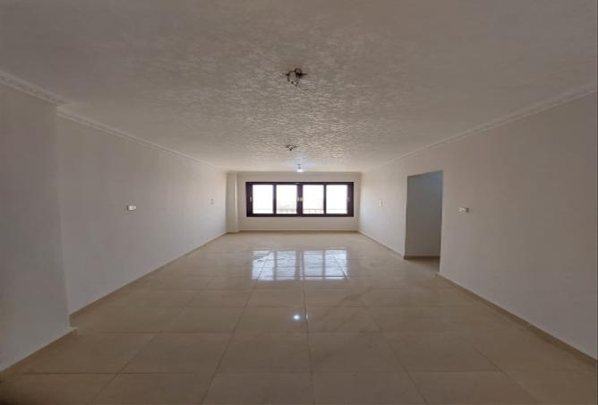 8042191 - Property Image 2