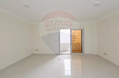 Apartment - 2 Bedrooms - 1 Bathroom for sale in Seyouf - Hay Awal El Montazah - Alexandria