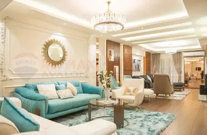 Apartment - 2 Bedrooms - 2 Bathrooms for sale in Kafr Abdo - Roushdy - Hay Sharq - Alexandria