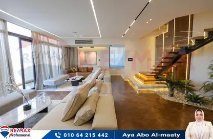 فيلا - 4 غرف نوم - 3 حمامات للبيع في كوبرى 14 مايو - سموحة - حي شرق - الاسكندرية