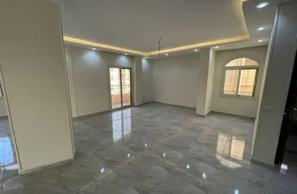 Apartment - 3 Bedrooms - 2 Bathrooms for rent in New Cairo City - Cairo