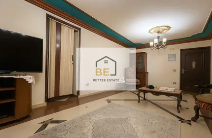 شقة - 3 غرف نوم - 1 حمام للبيع في شارع بهجت - ميدان الحجاز - النزهة - القاهرة