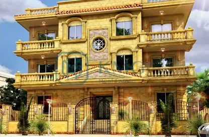 Apartment - 4 Bedrooms - 3 Bathrooms for sale in Area B - Ganoob El Acadimia - New Cairo City - Cairo