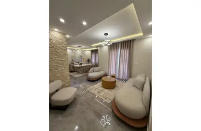 منزل مزدوج - 3 غرف نوم - 2 حمامات للبيع في أشجار سيتي - طريق الواحات - مدينة 6 أكتوبر - الجيزة