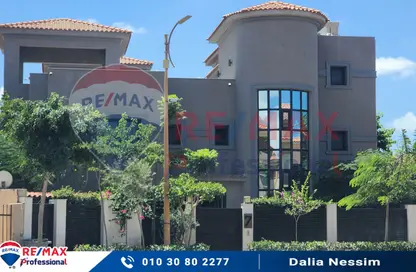 فيلا - 4 غرف نوم - 3 حمامات للبيع في اليكس ويست - كمبوندات الاسكندرية - الاسكندرية