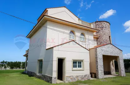 Villa - 6 Bedrooms - 7 Bathrooms for sale in Mehwar Al Taameer Road - King Mariout - Hay Al Amereyah - Alexandria