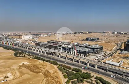 محل - استوديو - 2 حمامات للبيع في جولدن جيت - شارع التسعين الجنوبي - التجمع الخامس - مدينة القاهرة الجديدة - القاهرة