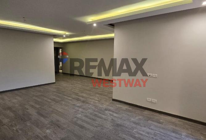 8371610 - Property Main Image