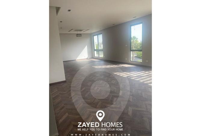 8125722 - Property Image 2