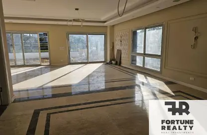 Villa - 6 Bedrooms - 5 Bathrooms for rent in Hyde Park - New Cairo City - Cairo