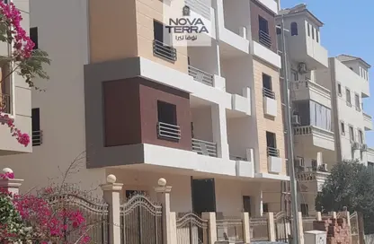 Apartment - 3 Bedrooms - 3 Bathrooms for sale in Waslet Dahshur Road - Green Belt - 6 October City - Giza
