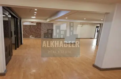 محل تجاري - استوديو - 1 حمام للايجار في شارع شهاب - المهندسين - الجيزة