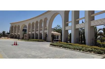 Apartment - 3 Bedrooms - 3 Bathrooms for rent in Village West - Sheikh Zayed Compounds - Sheikh Zayed City - Giza