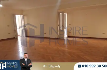 شقة - 3 غرف نوم - 2 حمامات للايجار في سموحة - حي شرق - الاسكندرية