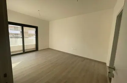 شقة - 2 غرف نوم - 2 حمامات للبيع في كمبوند البروج - كمبوندات الشروق - مدينة الشروق - القاهرة