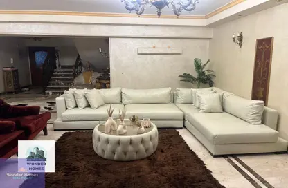 Duplex - 3 Bedrooms - 3 Bathrooms for sale in Souk Zahraa Al Maadi St. - Zahraa El Maadi - Hay El Maadi - Cairo