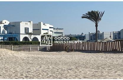 Townhouse - 3 Bedrooms - 3 Bathrooms for sale in Mountain View - Ras Al Hekma - North Coast